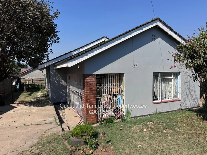 PROPERTY FOR SALE: Chikanga Phase 2 , Mutare 