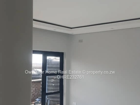 Pomona Nyeredzi Ridge 