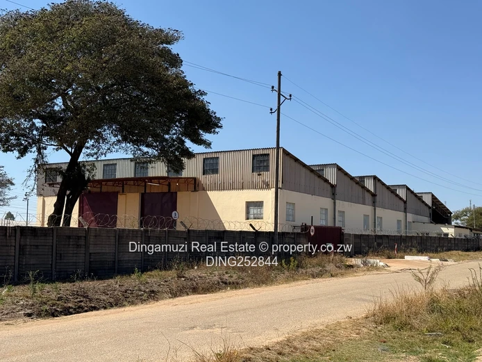 Warehouse/factory for rent in Marondera  (Sole Mandate)
