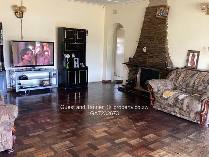 5-Bedroom House For Sale In  Matsheumhlope Bulawayo