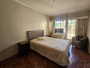 3 Bedroom Flat & Apartment