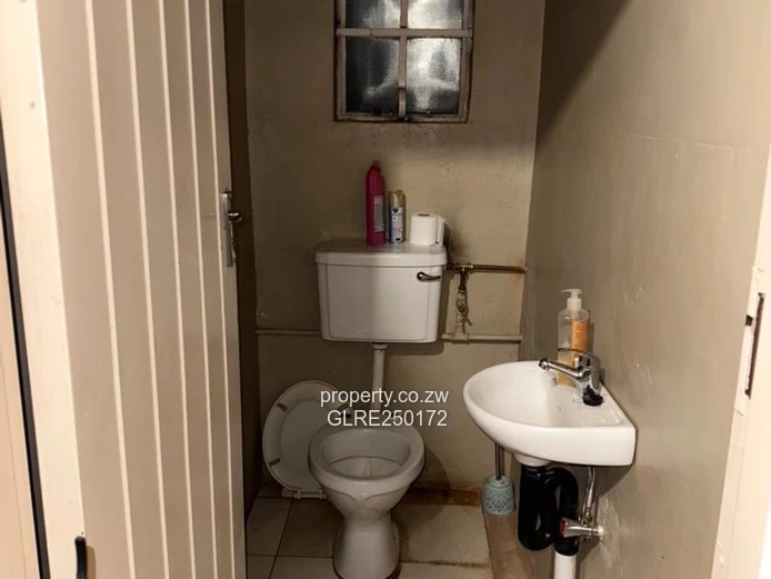 Marlborough 1-Bed Home with Borehole & Garage