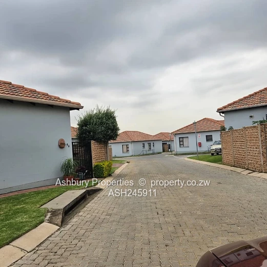Fancy A Foreign Modern Cluster Investment Gated Estate in Johannesburg (Sole Mandate)