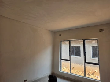 4 Bedroom Flat & Apartment