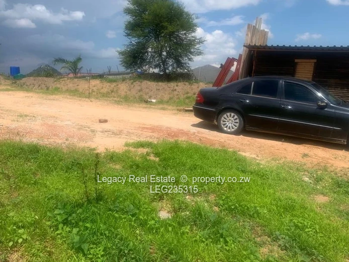 Mutare Darlington Commercial Stand For Sale.