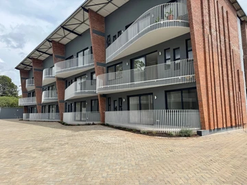 2 Bedroom Flat & Apartment