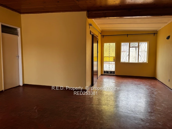 3 Bedroom Home To Let In Montrose!