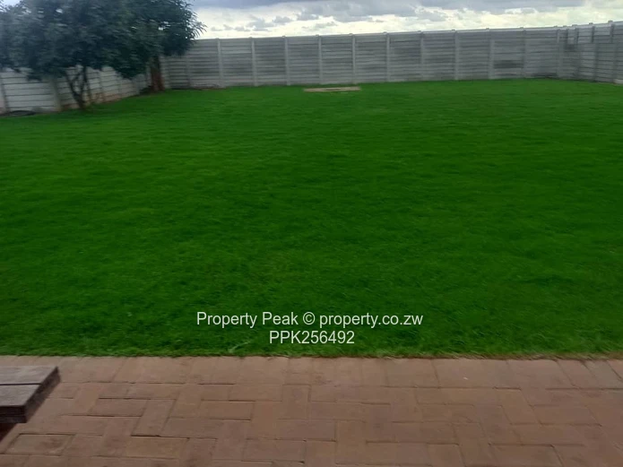Mount Pleasant Heights: Modern 5-Bed with Expansive Lawn & Borehole