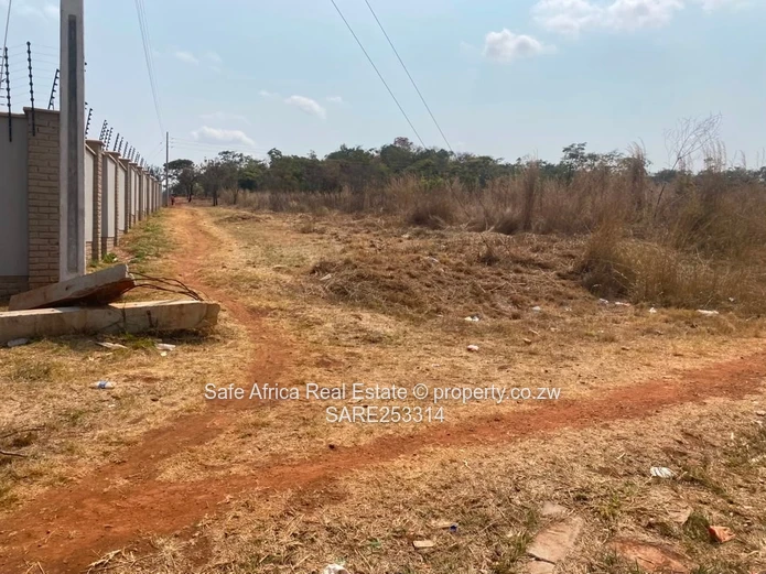 43 Hectares Borrowdale Brooke- Crowhill Road Frontage Plot For Sale