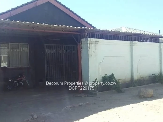**Spacious 4-Bedroom Family Home in Chitungwiza , Unit M Awaits You!**