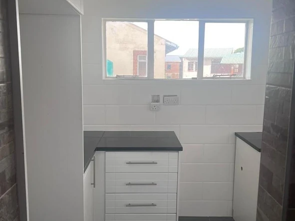 2 Bedroom Flat & Apartment