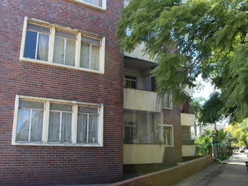 2 Bedroom Flat & Apartment