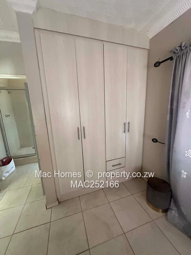 Hatcliffe: Modern 6-Bed, 3-Bath Home with Borehole (Sole Mandate)