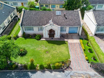 3 Bedroom Flat & Apartment