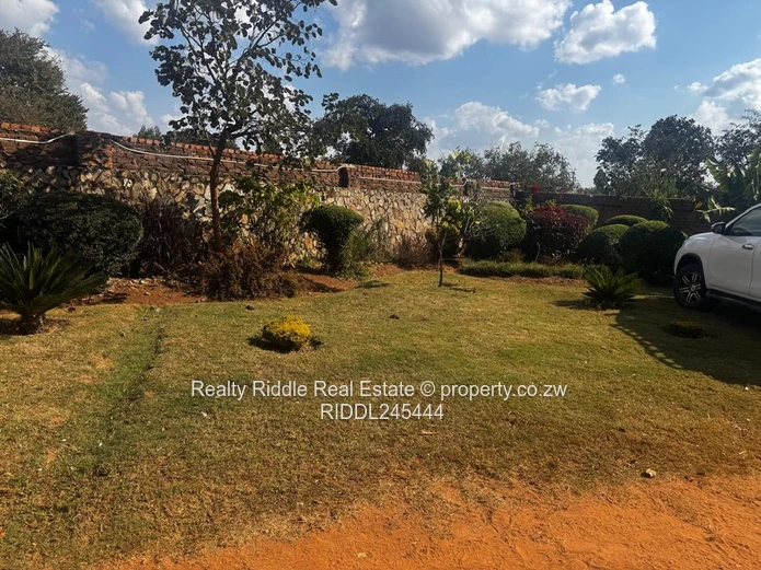 Luxury 4 bed house in Sally Mugabe heights 2000sqm