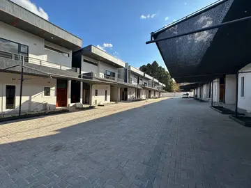 6 Unit Townhouse Complex