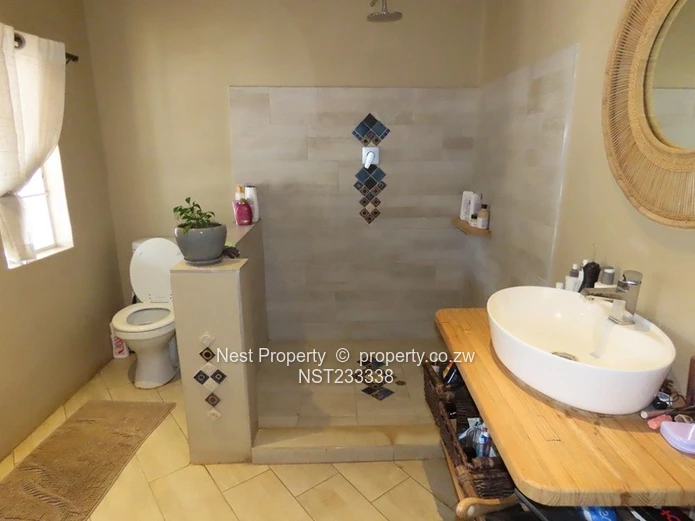 Location- 4 Bedroom House + Cottage In Colne Valley