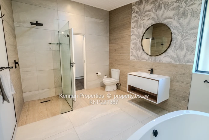 High End Townhouse In The Heart Of The Golden Triangle