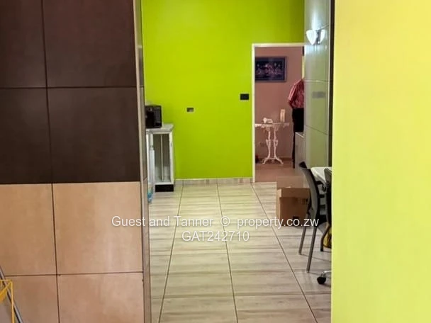 Suburbs – 4 Bedroom House For Sale