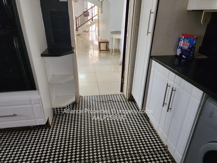 Massive, lovely 6 bed home in Borrowdale