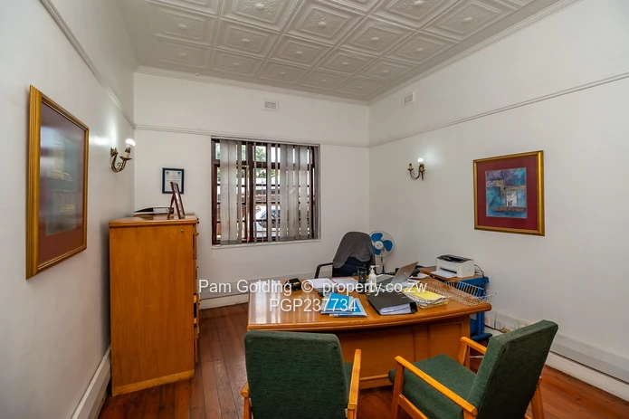 The Perfect Business Location: Close to the City & Major Hospital.