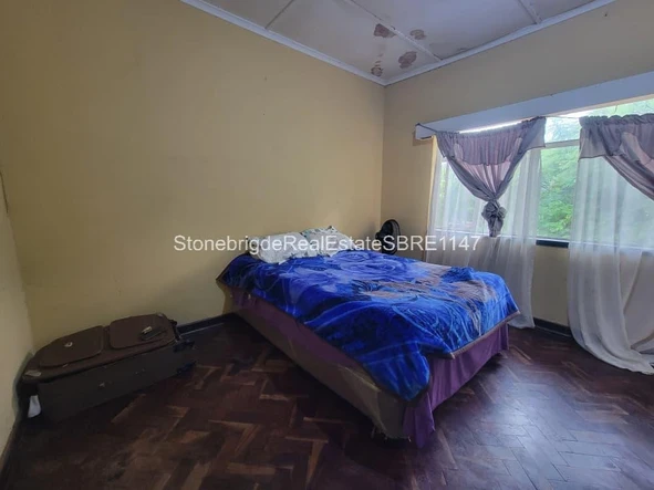2 Bedroom Flat & Apartment