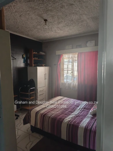 Warren Park 1 house to let