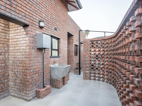 4 Bedroom Garden Flat