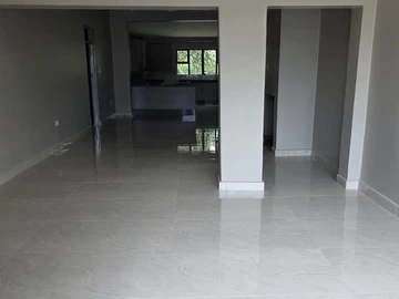 3 Bedroom Flat & Apartment