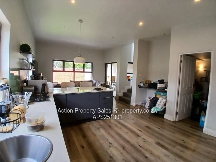 2 Bed Garden Flat For Rent In Avondale! 