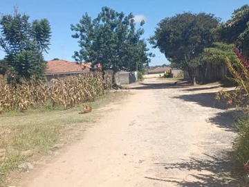 Old zimre chipukutu park Corner stand, 800sm good location well built up area .zesa .water available