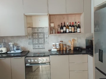 2 Bedroom Flat & Apartment