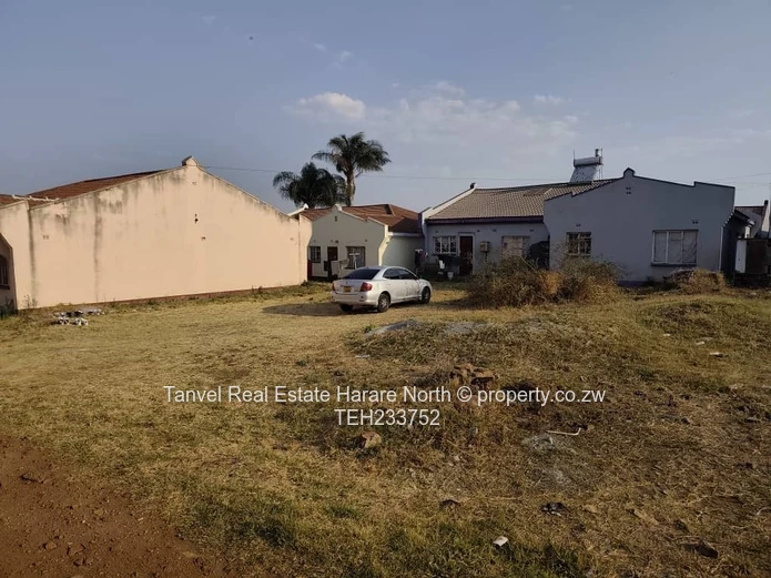 PAMVURA SUNSET STAND FOR SALE. A 400sqm stand in Bluff Hill , Harare West.Developer cession. 