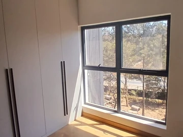 3 Bedroom Flat & Apartment