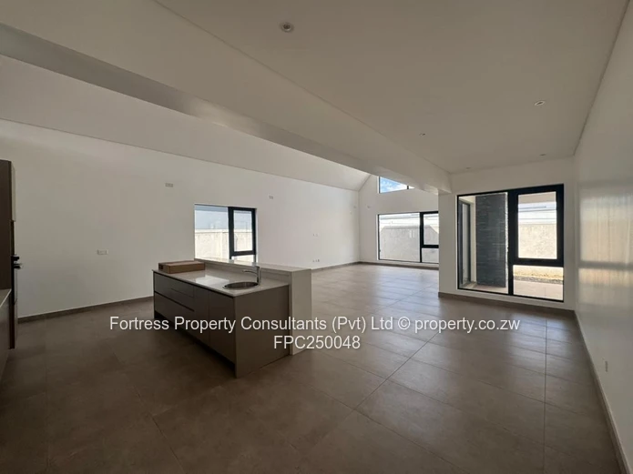 Borrowdale West 4-Bed: Loft, Covered Patio & very secure