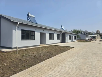 3 Bedroom Flat & Apartment