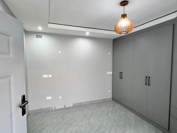 3 Bedroom Flat & Apartment