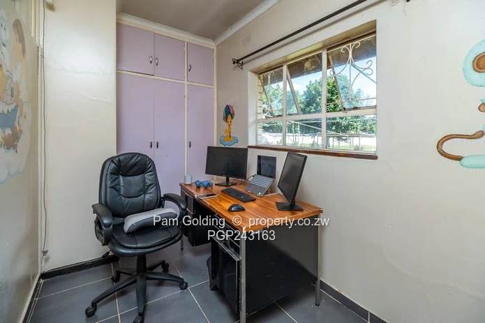 Prime Family Living On Expansive Grounds, Athlone (Sole Mandate)