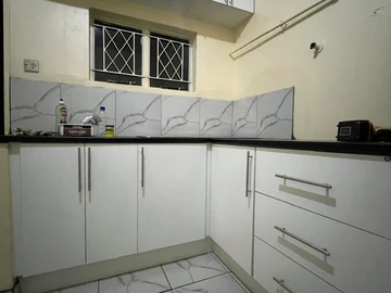 2 Bedroom Flat & Apartment