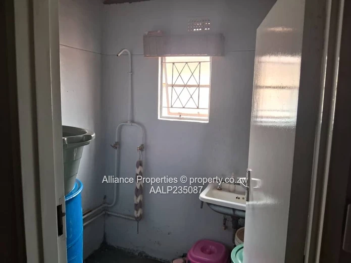 Ready-to-Move 4-Room House with Council Cession