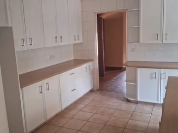6 Bedroom House