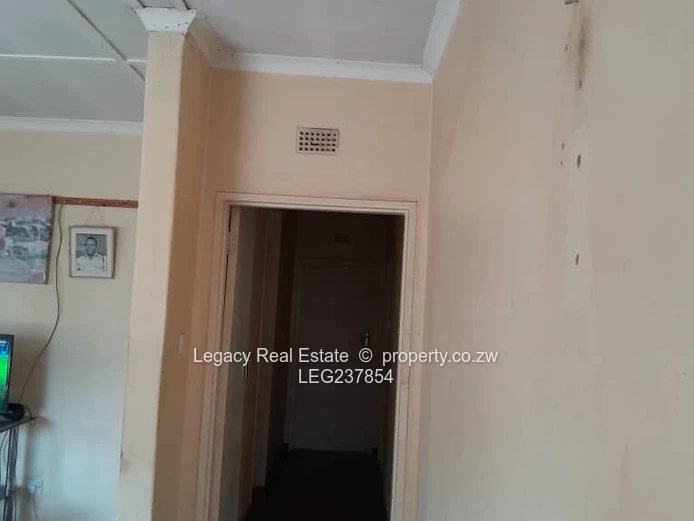 Secure Family Home in Tynwald North – Walled & Gated,with Title Deeds