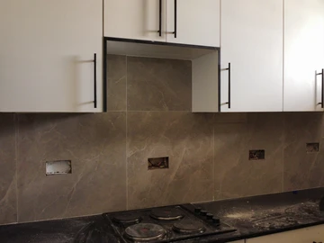 2 Bedroom Flat & Apartment