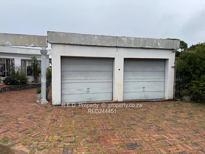 Well-Located Family Home In Woodlands!