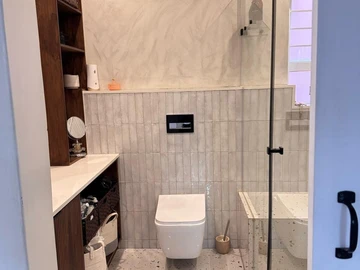 2 Bedroom Flat & Apartment