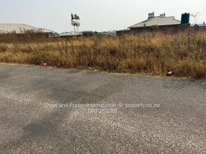 600 m² Stand on Tarred Main Road — Gated Erasmus Park