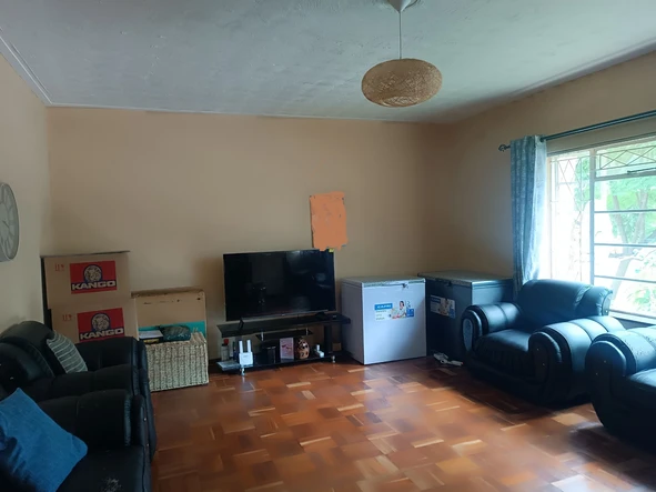 2 Bedroom Flat & Apartment
