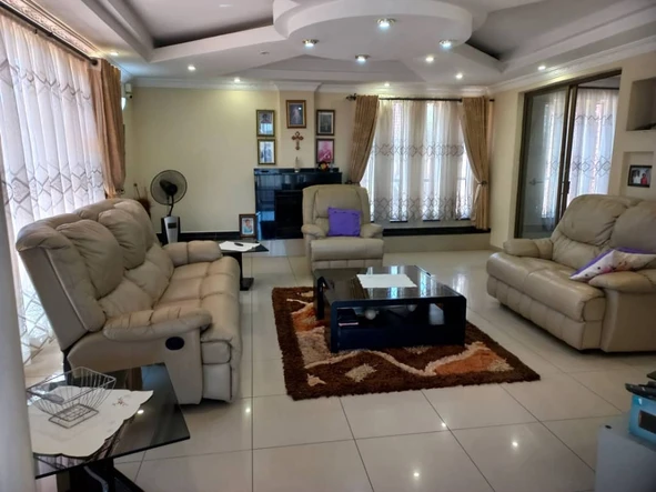 6 Bedroom House