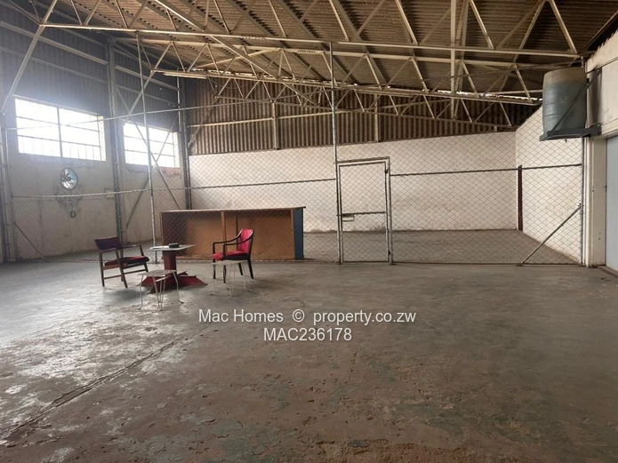 Commercial land for sale in Windsor Park, Ruwa