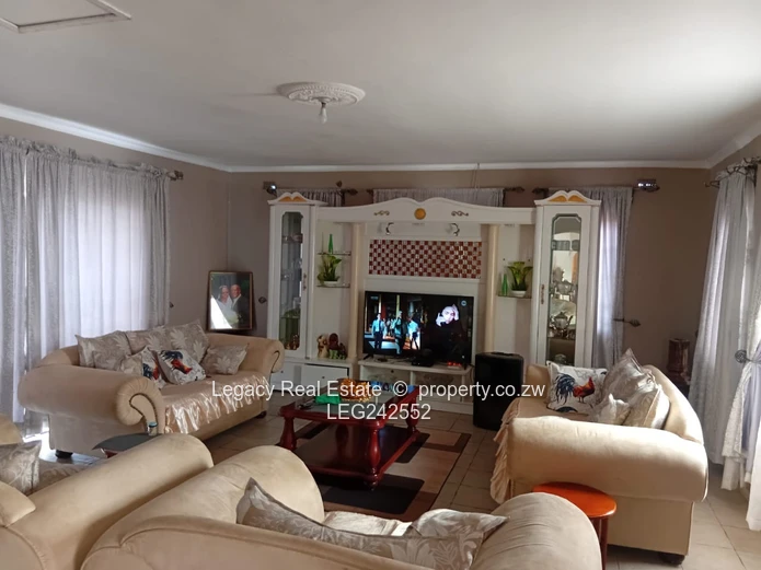 Executive Home to Let in Zimre Park